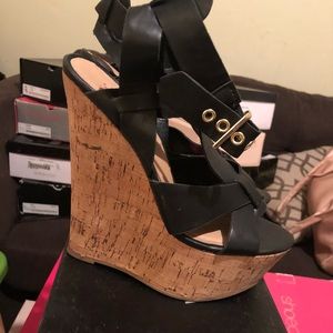 Black Wedges